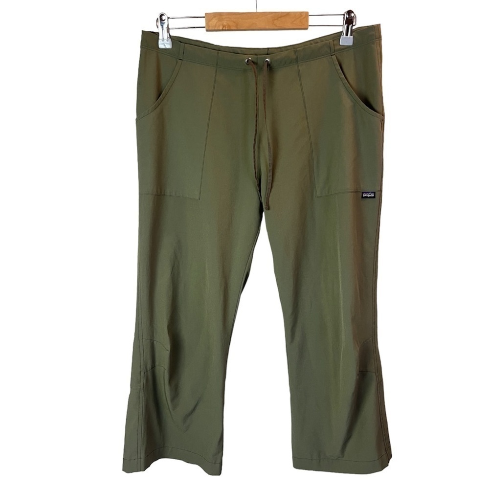 Patagonia Women's Green Drawstring Capri‎ Pants Split Hem Lightweight 8